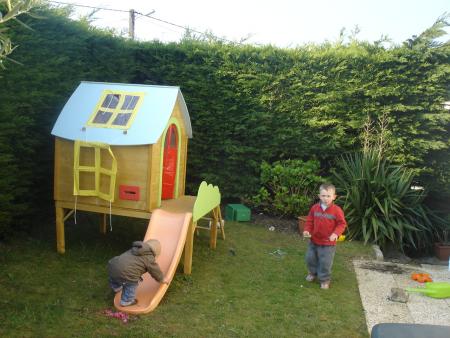 Une cabane rien que pour les enfants