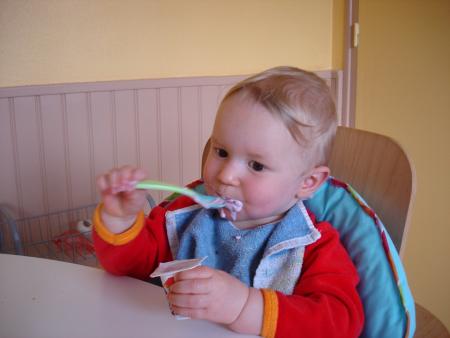 Je mange tout seul :