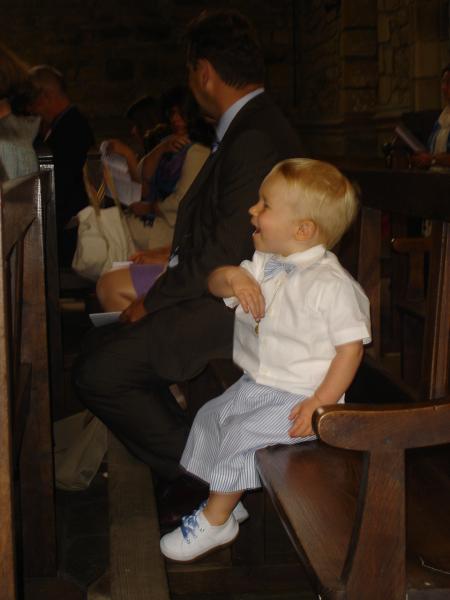 Thibault tr�s attentif pendant la messe